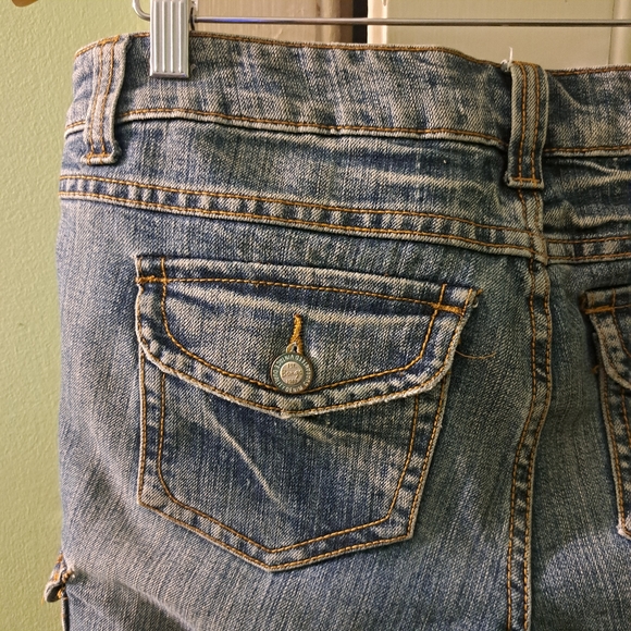 Bongo Blue Jean Capri's - Picture 12 of 15